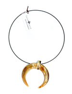 Load image into Gallery viewer, Horn pendant choker
